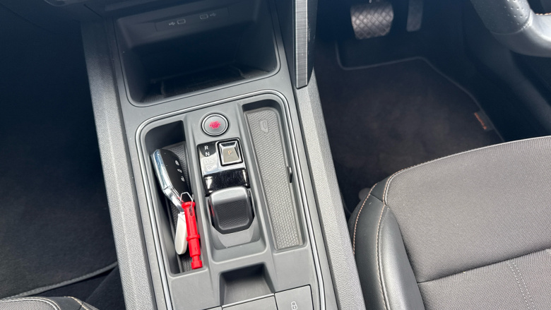 CUPRA Leon 1.5 eTSI V1 5dr DSG Petrol Hatchback